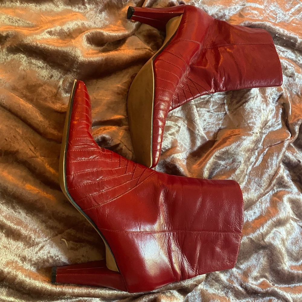 Red leather Anne Marino heeled booties